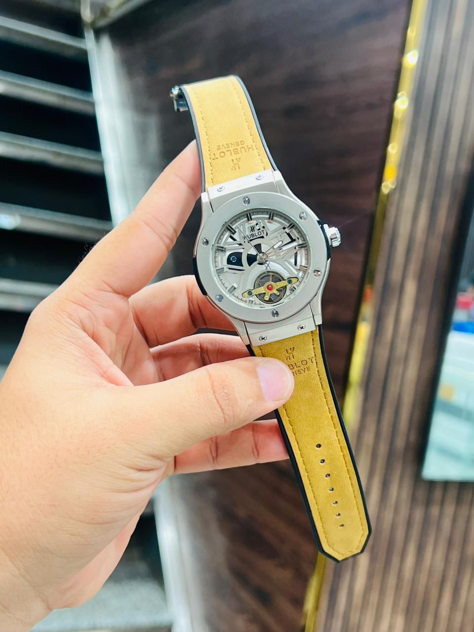 Hublot Automatic Luxury Watch – Bold & Elegant Design