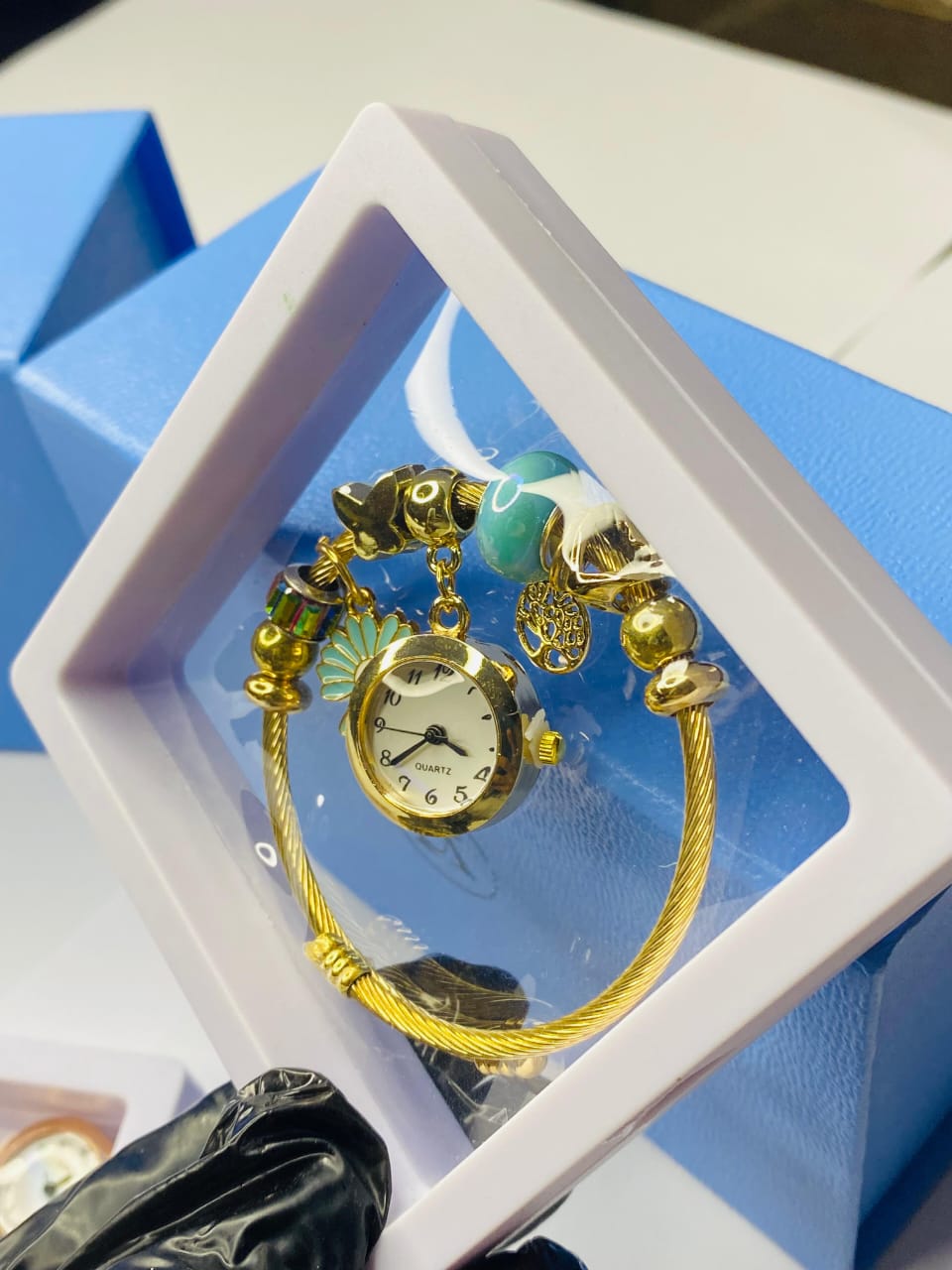Ladies Bangle Watch – Elegant & Stylish
