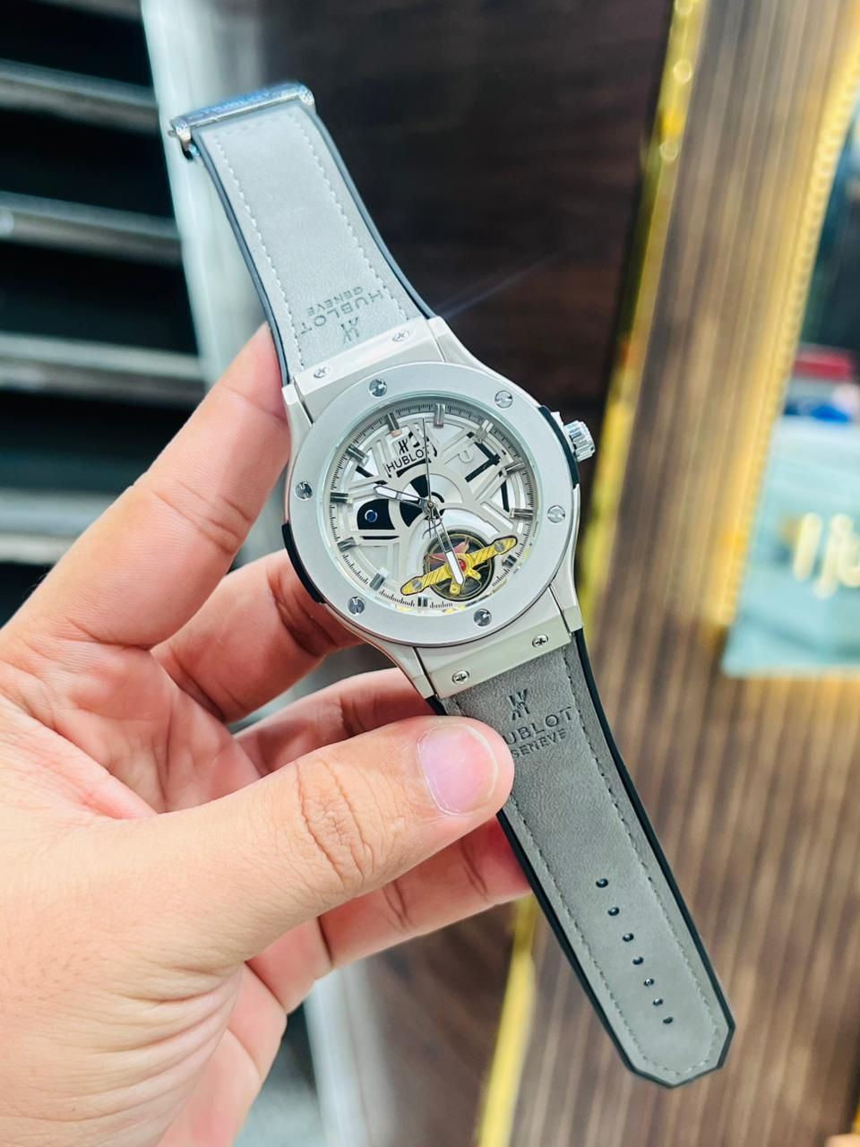 Hublot Automatic Luxury Watch – Bold & Elegant Design