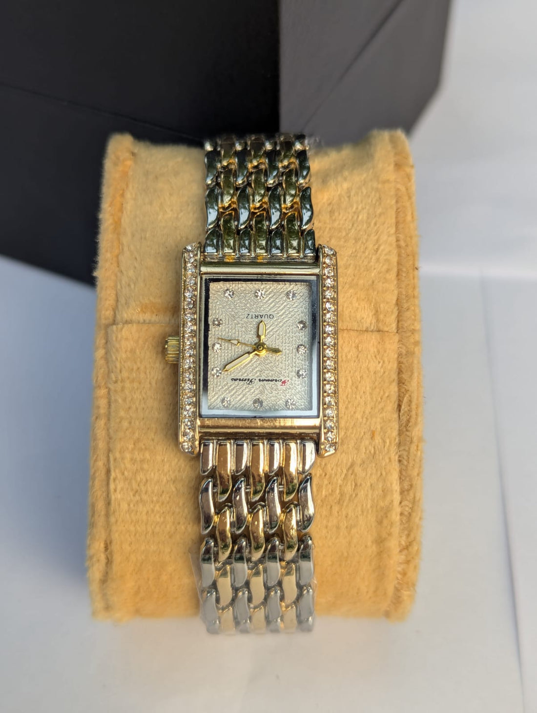 New ladies stylish watch